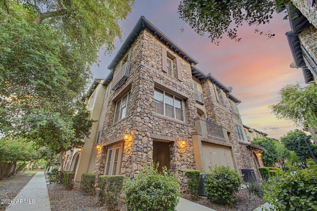 Real Estate Picture 23