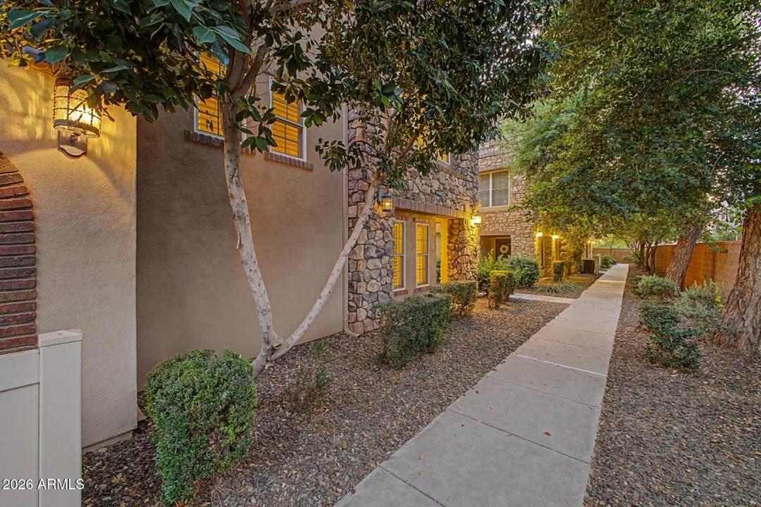 Real Estate Picture 37