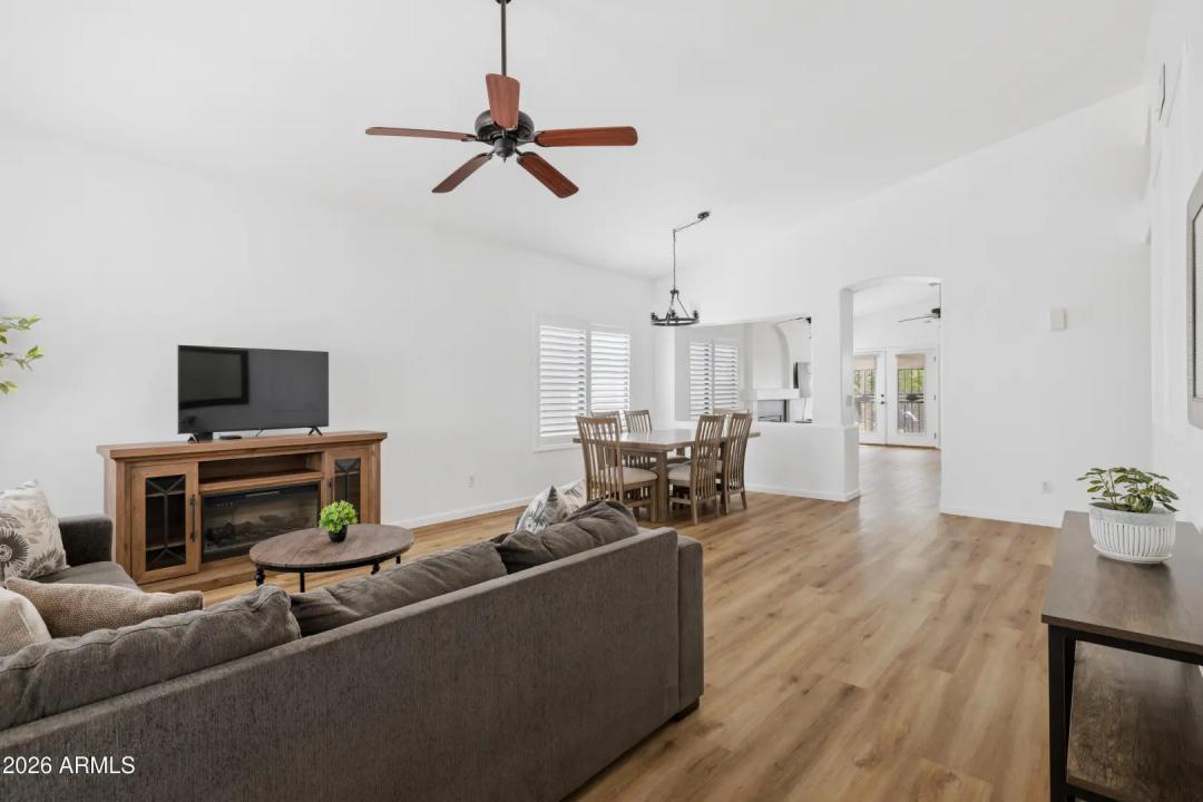 Real Estate Picture 5
