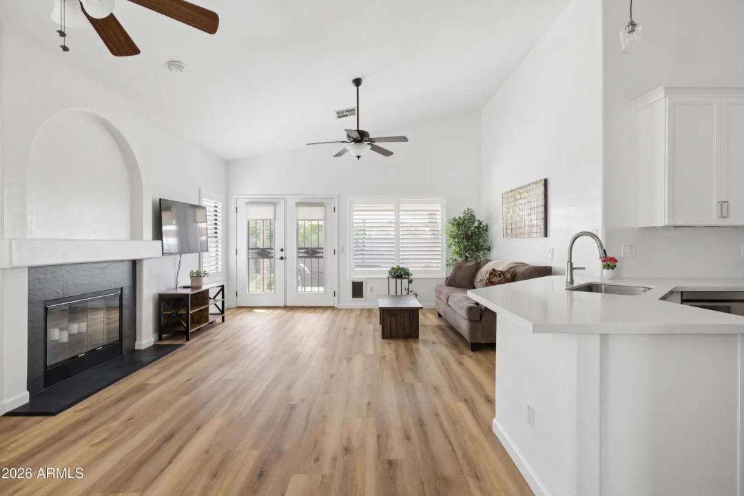 Real Estate Picture 16