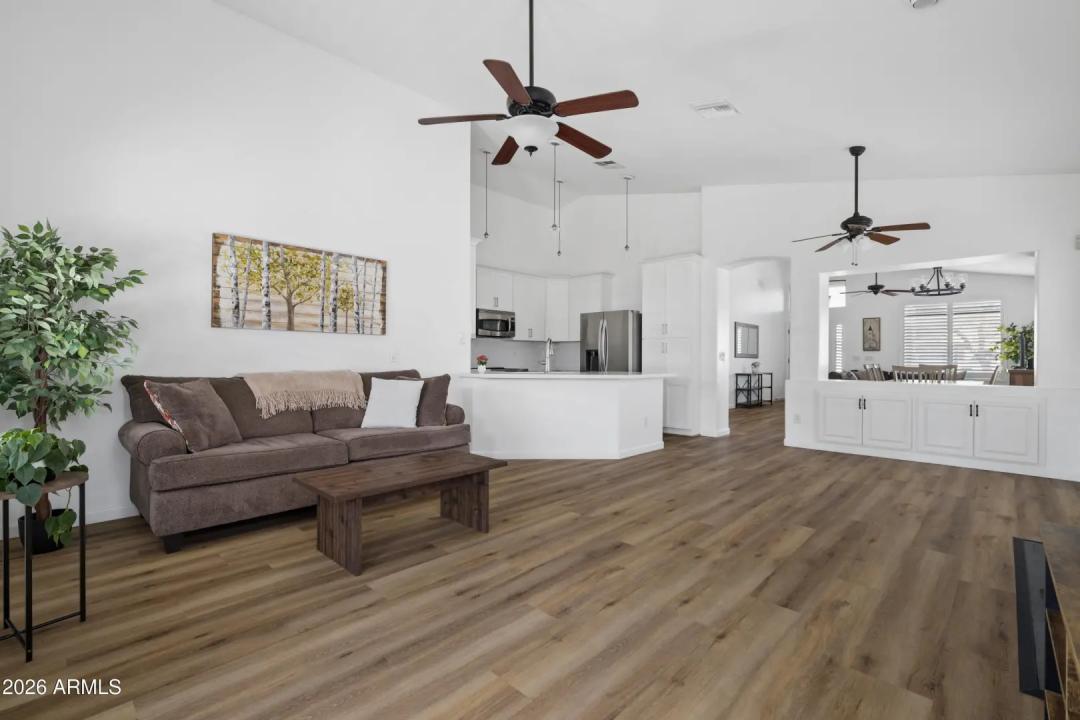 Real Estate Picture 15