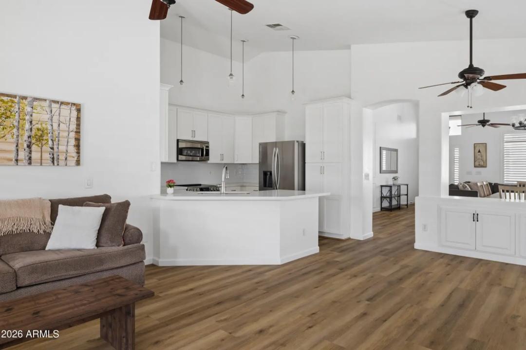 Real Estate Picture 9