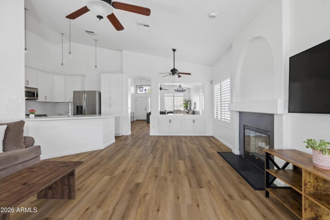 Real Estate Picture 17