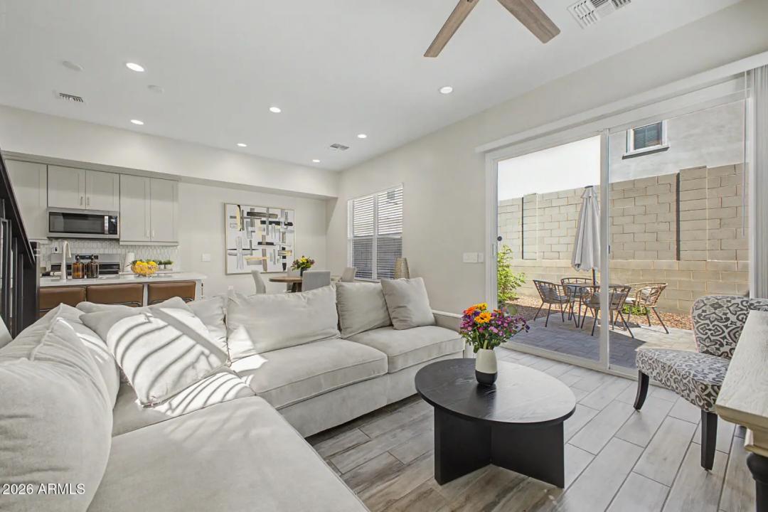 Real Estate Picture 6