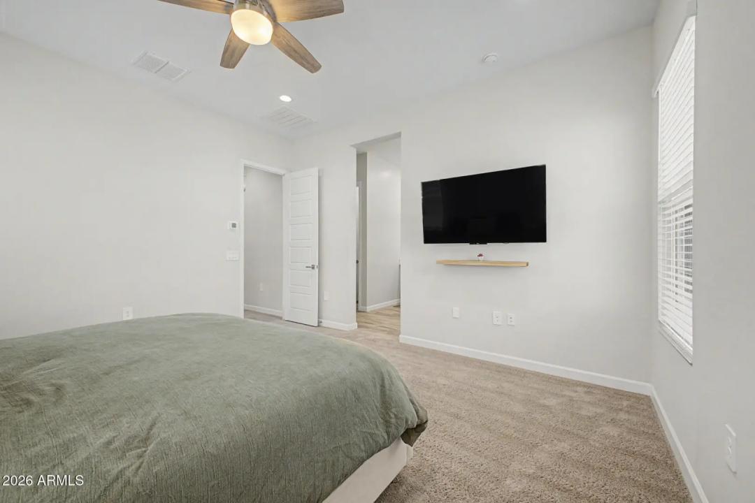 Real Estate Picture 13