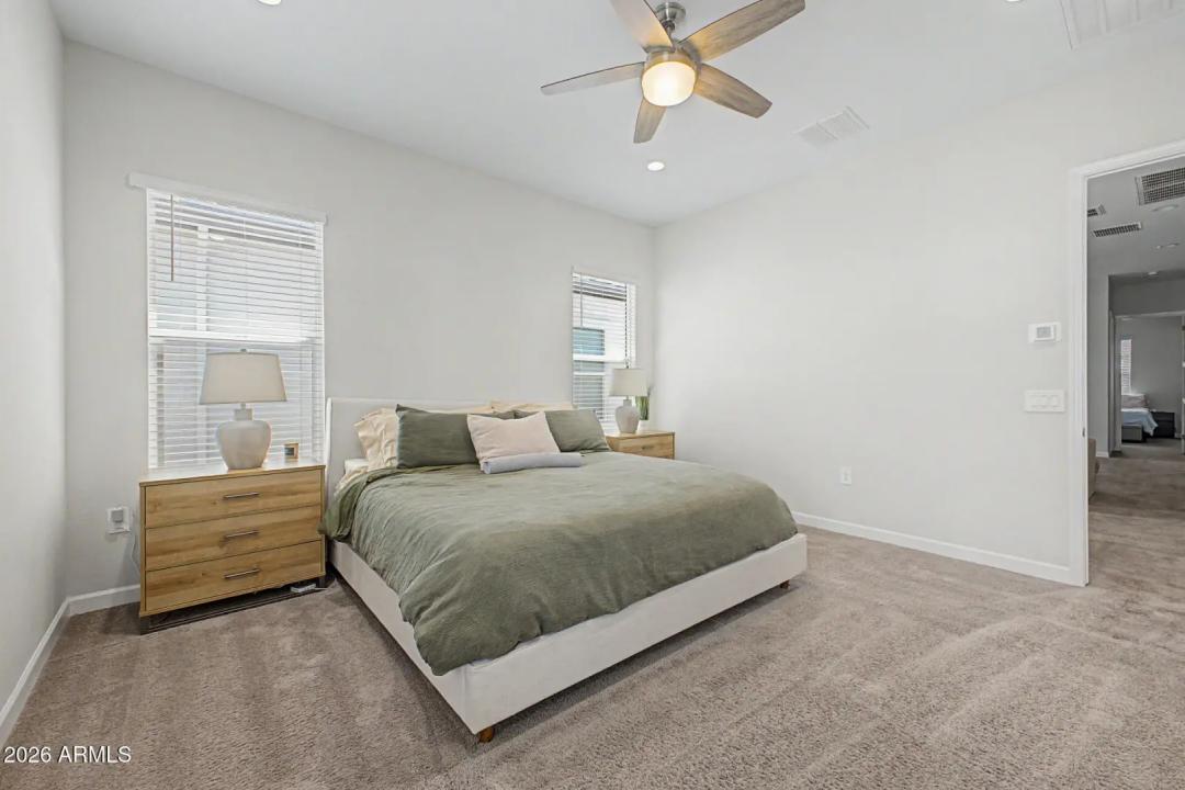 Real Estate Picture 14