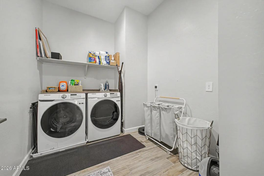 Real Estate Picture 25