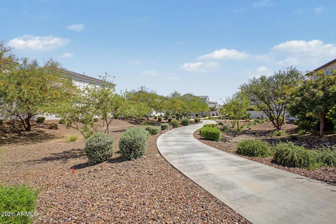 Real Estate Picture 33