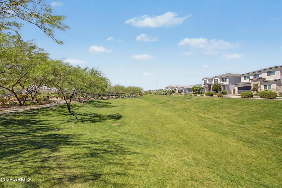 Real Estate Picture 34