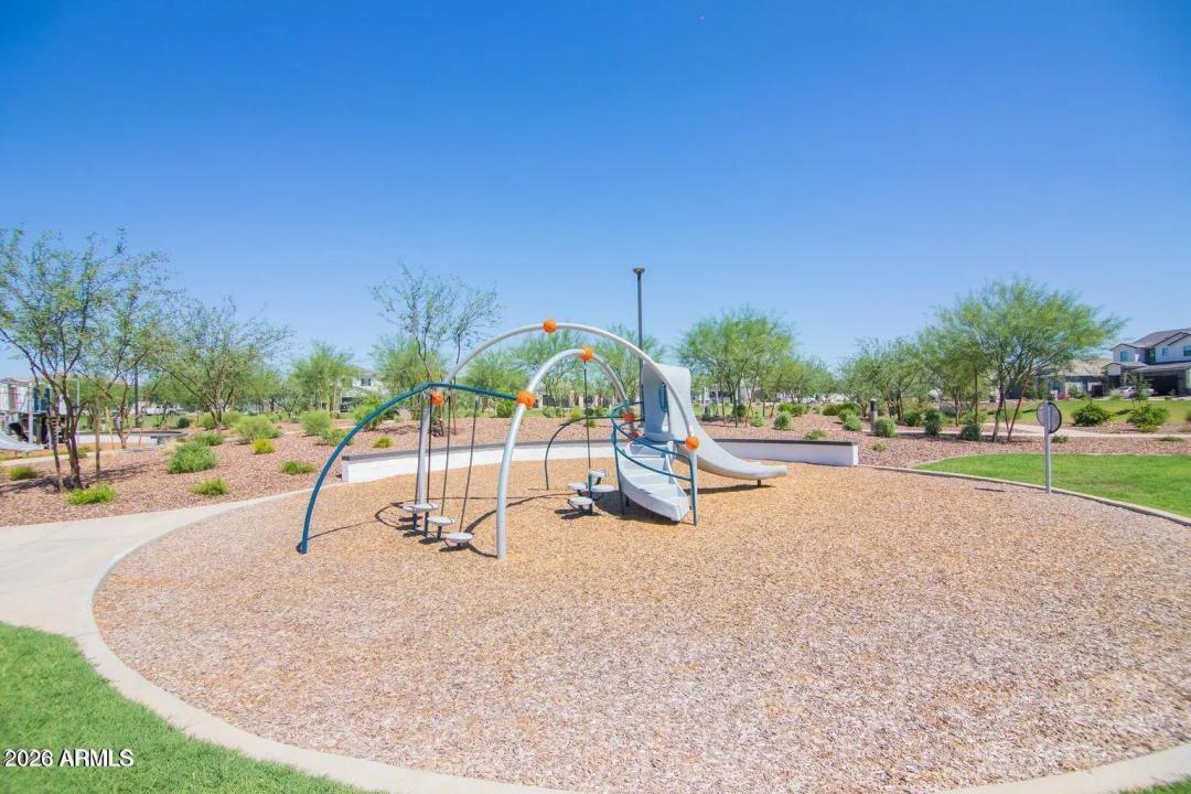 Real Estate Picture 37