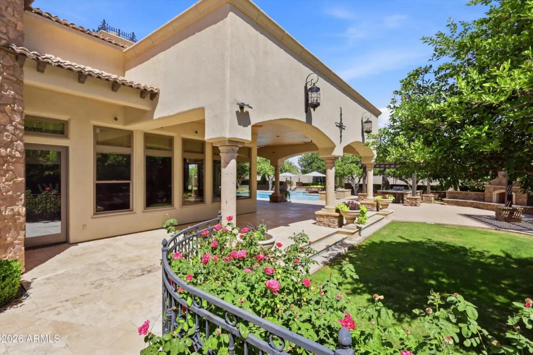 Real Estate Picture 23