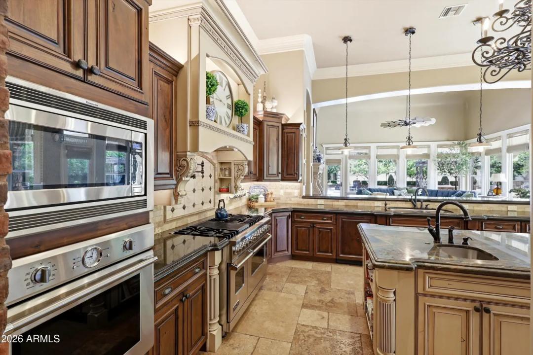 Real Estate Picture 6