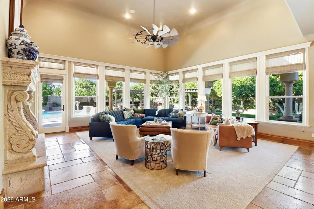 Real Estate Picture 8