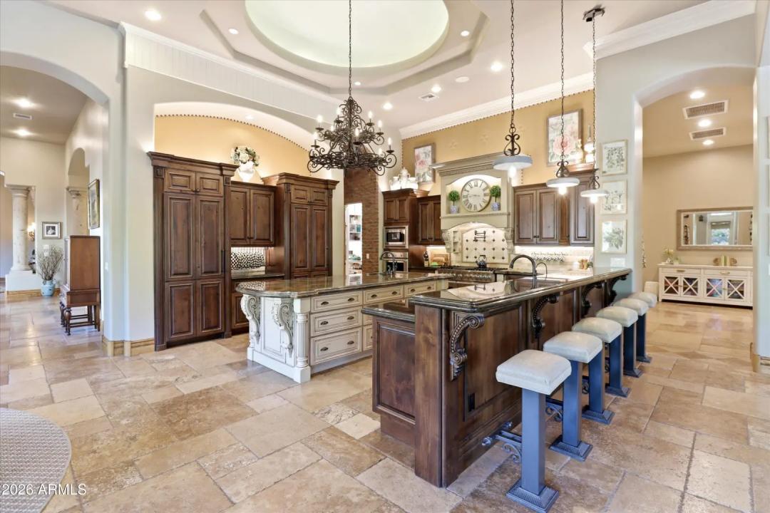 Real Estate Picture 7