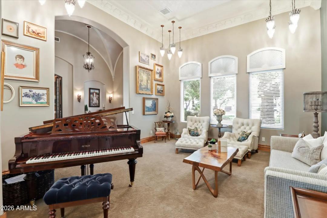 Real Estate Picture 3