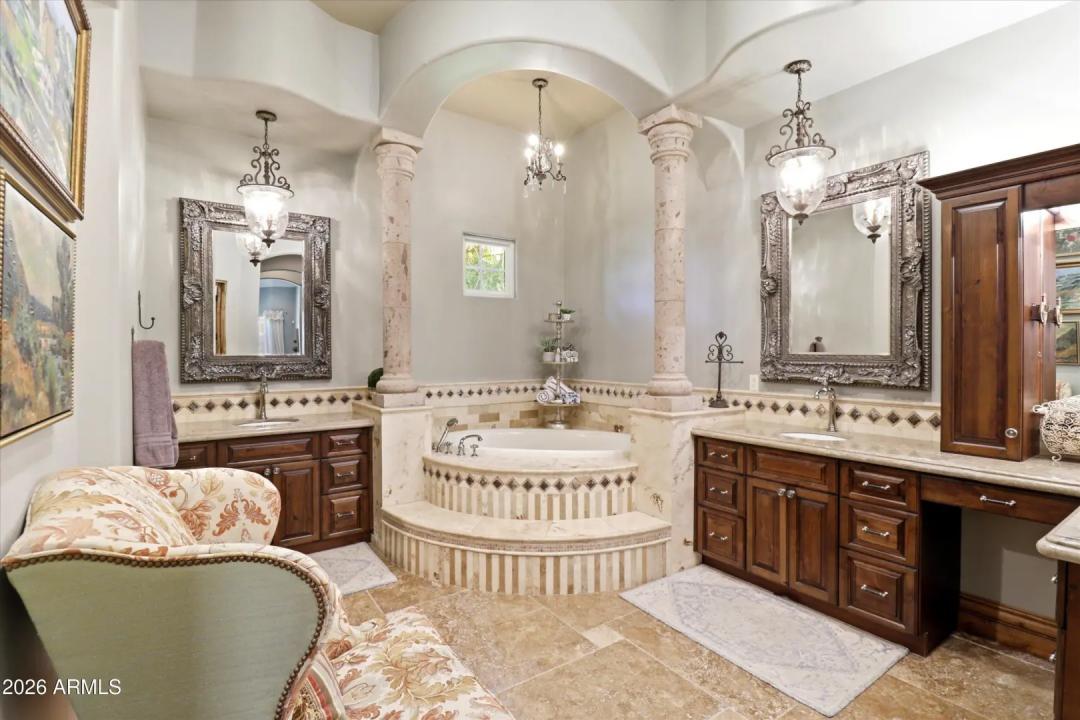 Real Estate Picture 12