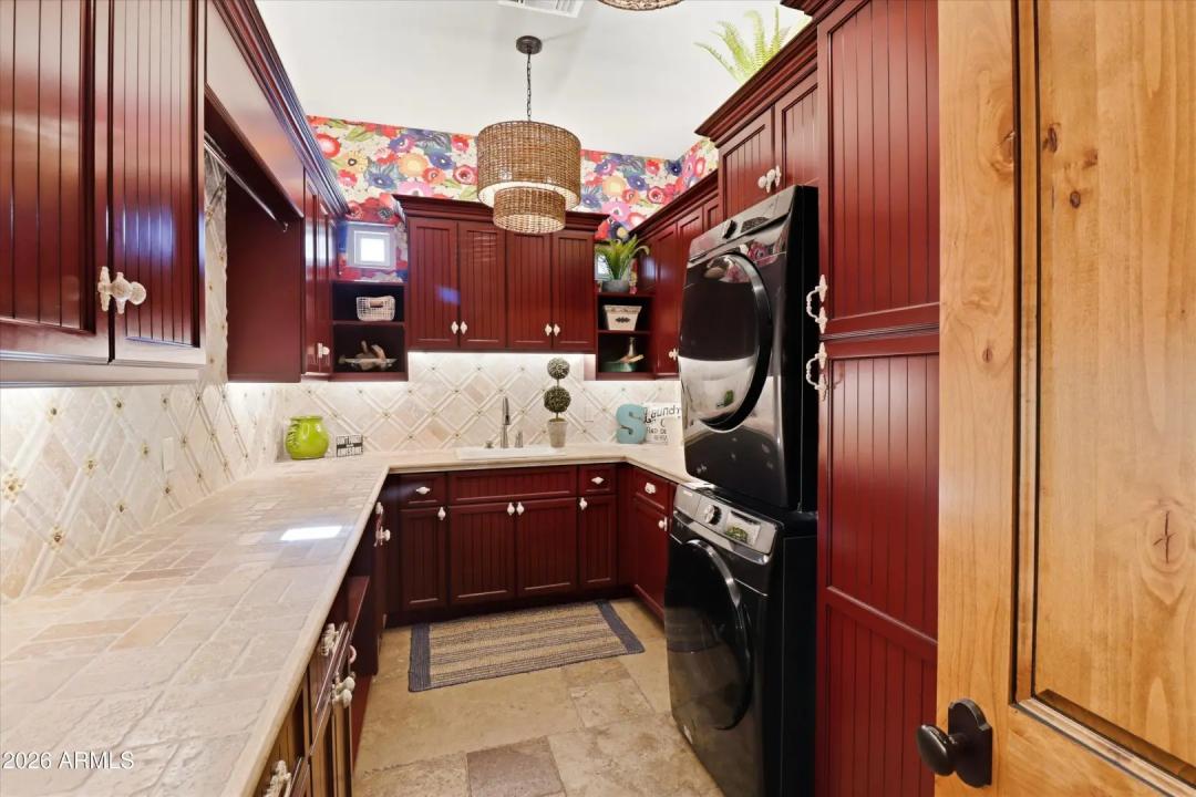 Real Estate Picture 33