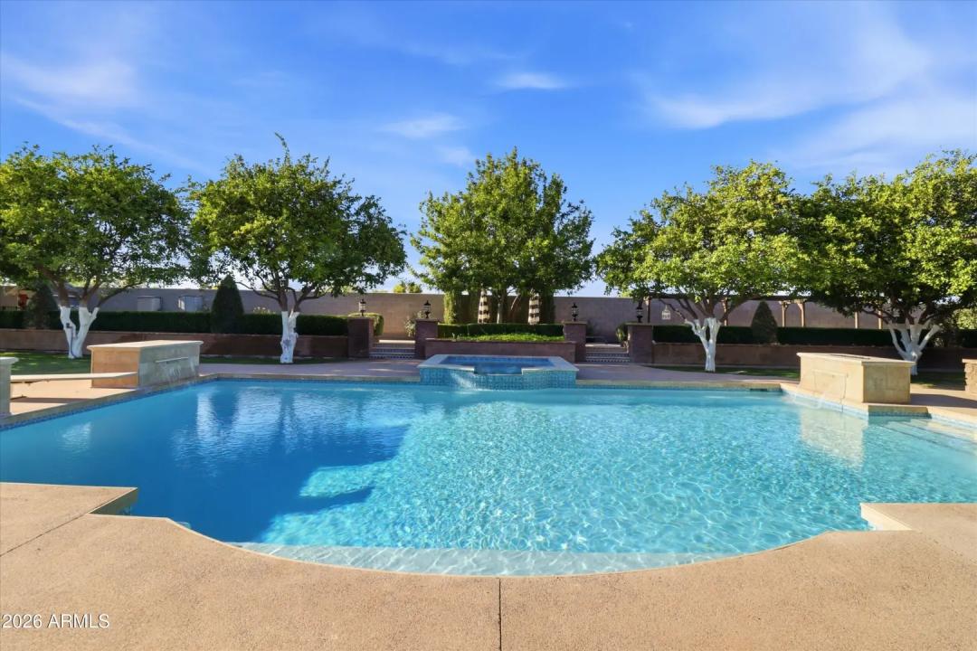 Real Estate Picture 22