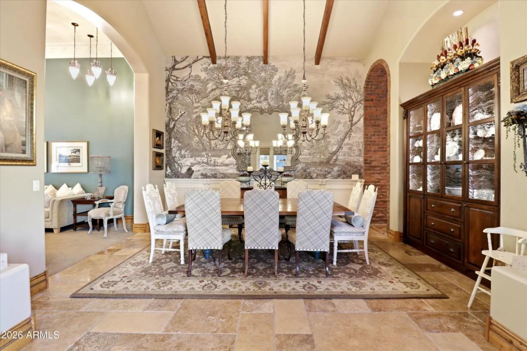 Real Estate Picture 4