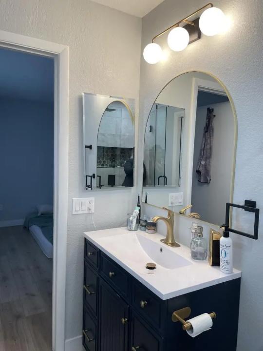 Real Estate Picture 4