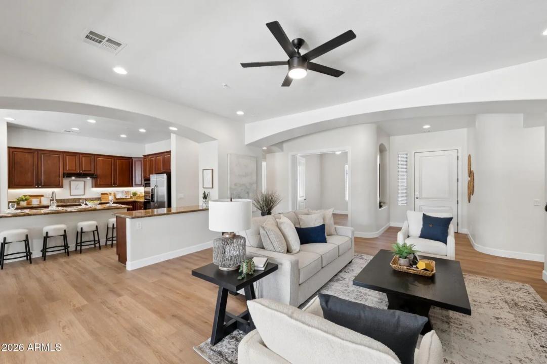 Real Estate Picture 7