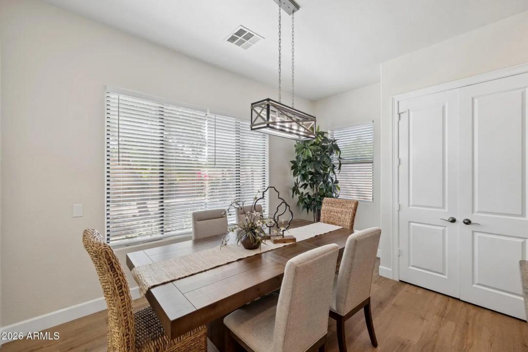 Real Estate Picture 9