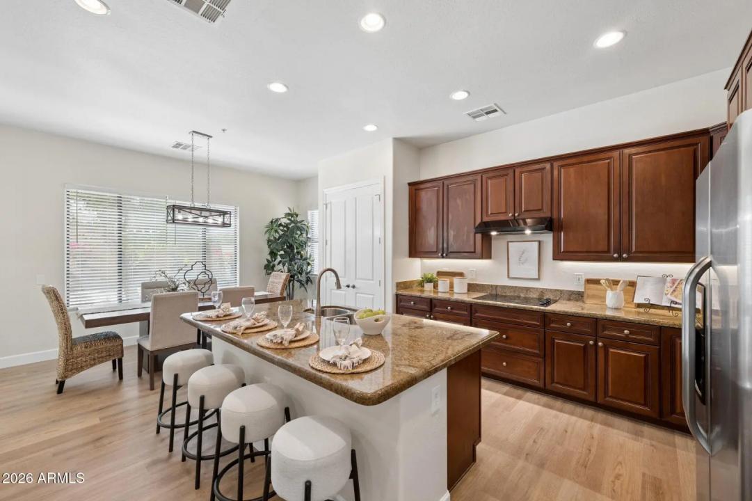 Real Estate Picture 11