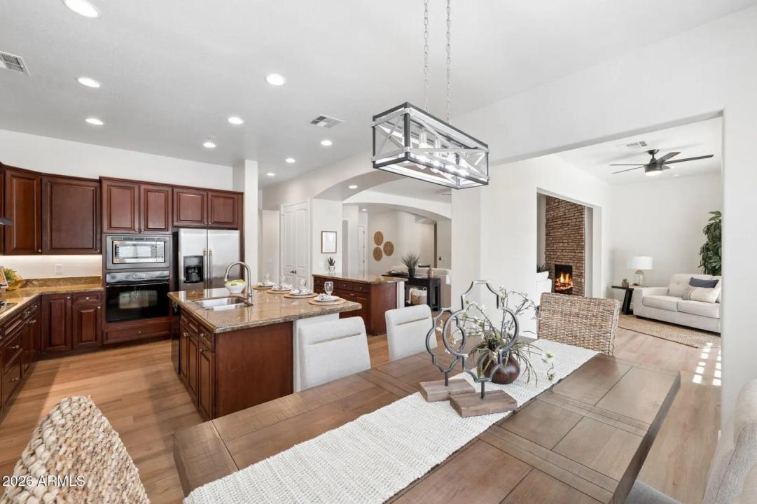 Real Estate Picture 14