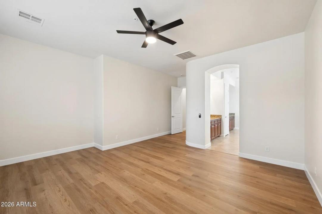 Real Estate Picture 16