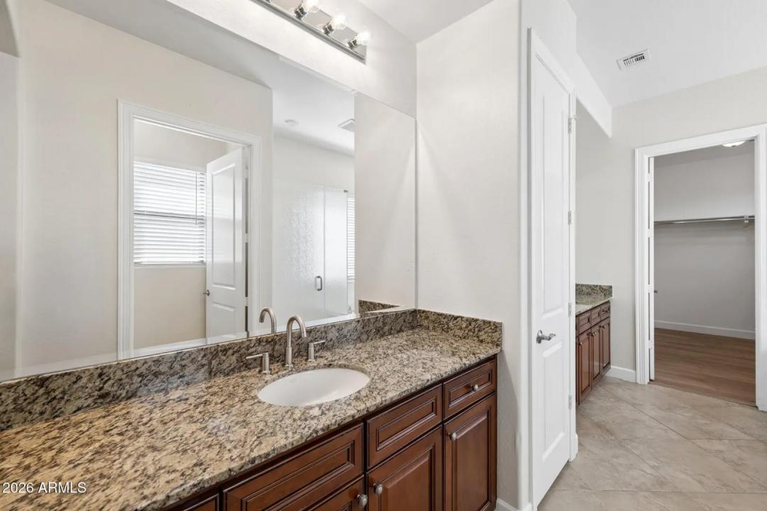 Real Estate Picture 17