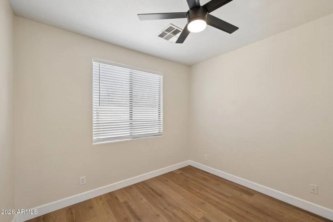 Real Estate Picture 27