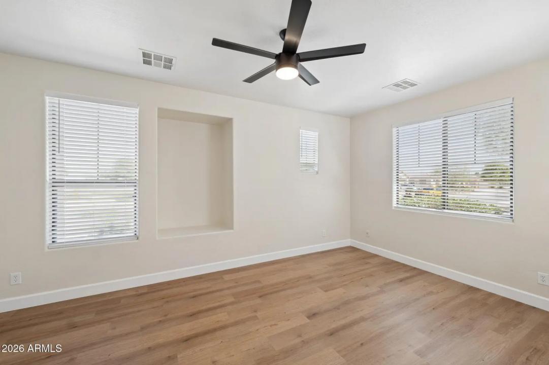 Real Estate Picture 29