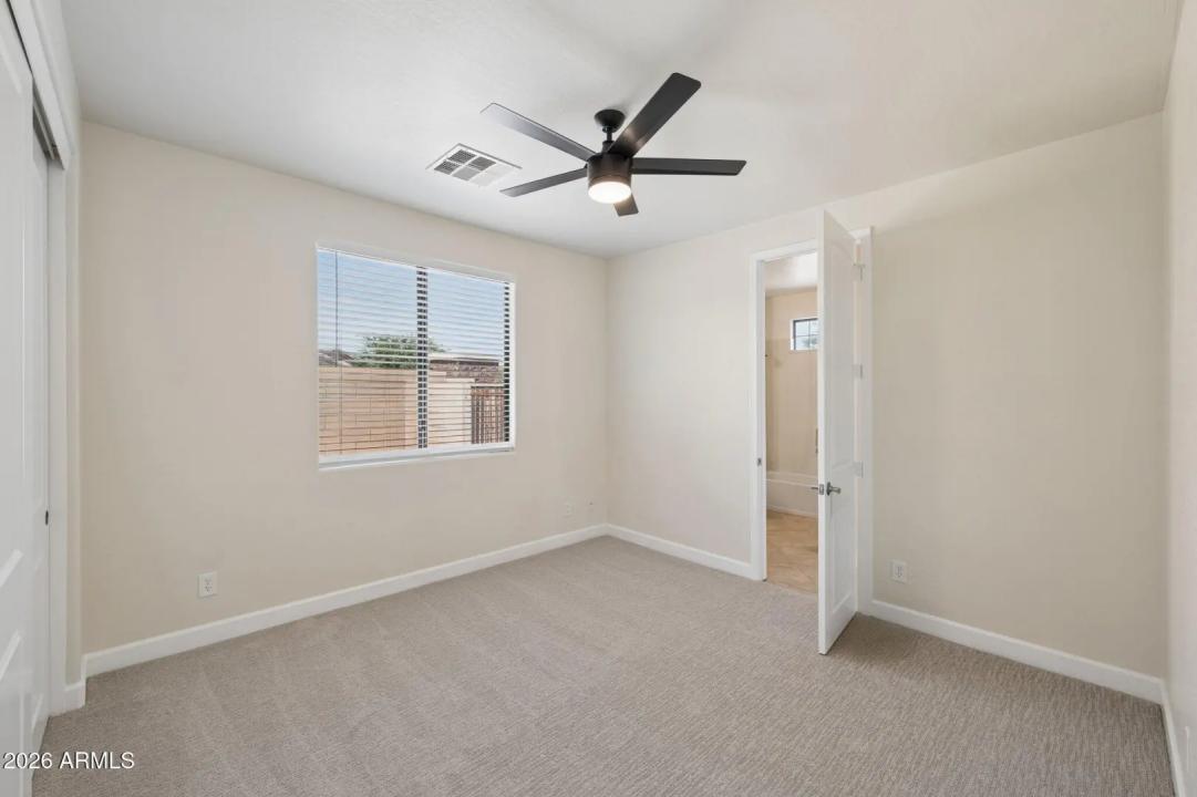 Real Estate Picture 33