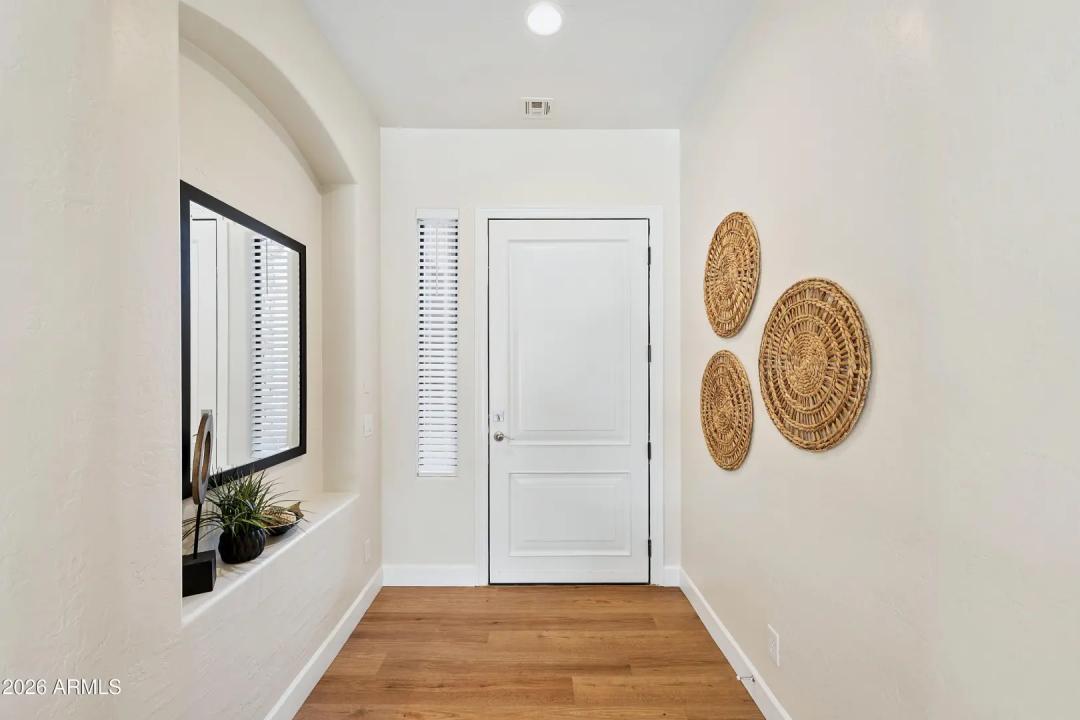 Real Estate Picture 4