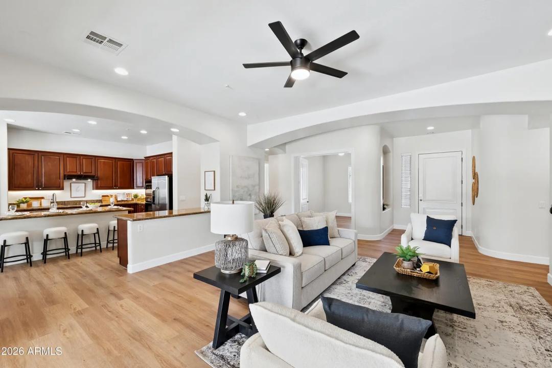 Real Estate Picture 7