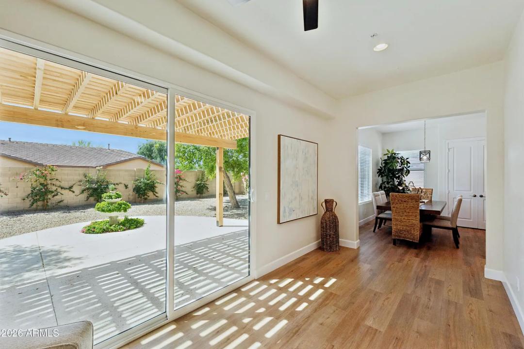 Real Estate Picture 11