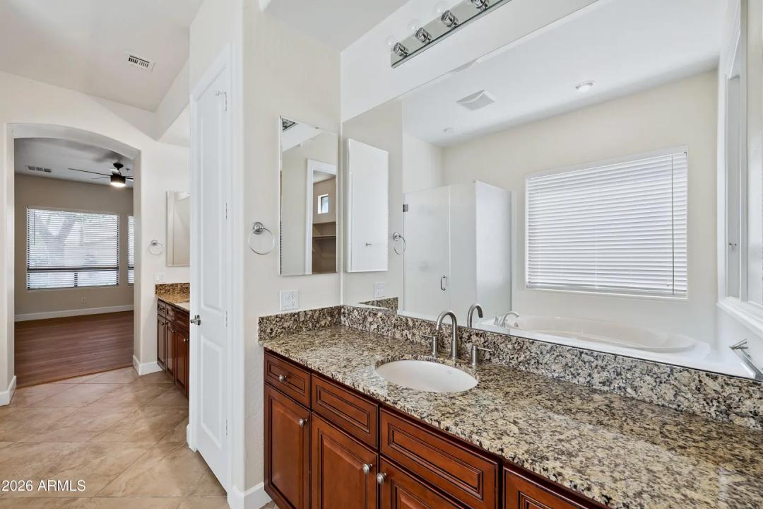 Real Estate Picture 14