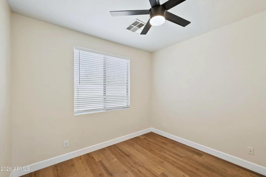 Real Estate Picture 23