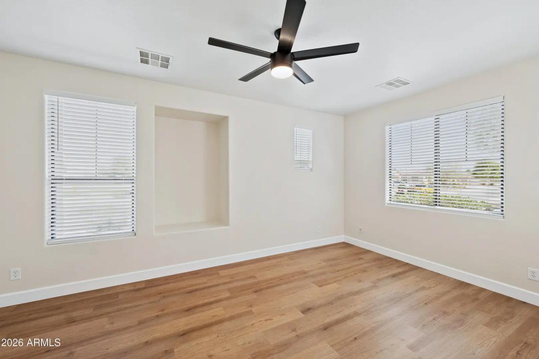 Real Estate Picture 29