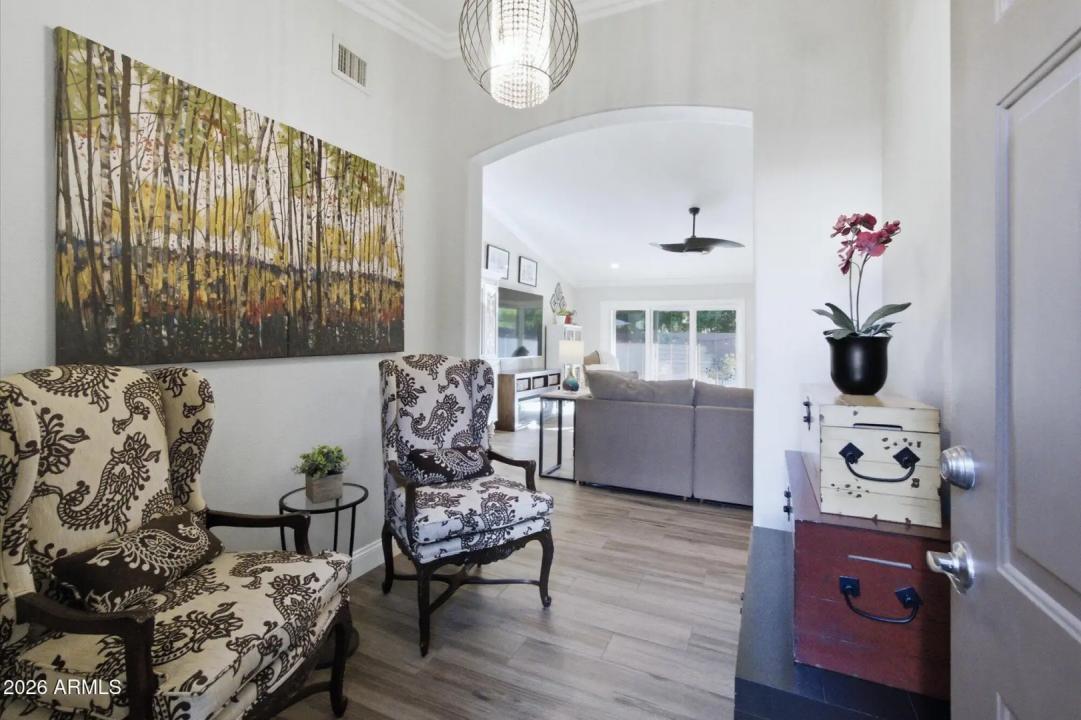 Real Estate Picture 3