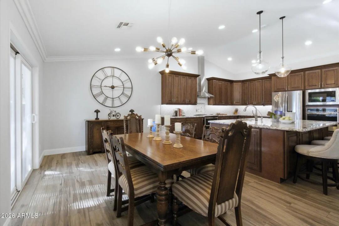 Real Estate Picture 7