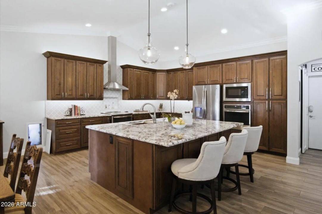 Real Estate Picture 10