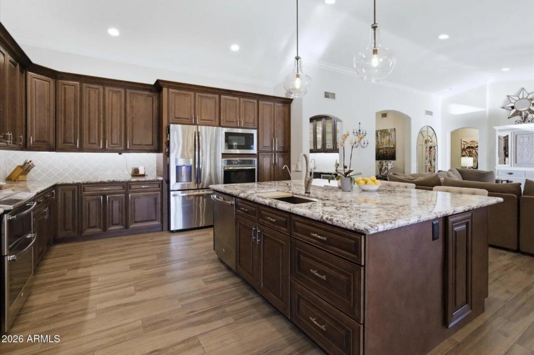 Real Estate Picture 13