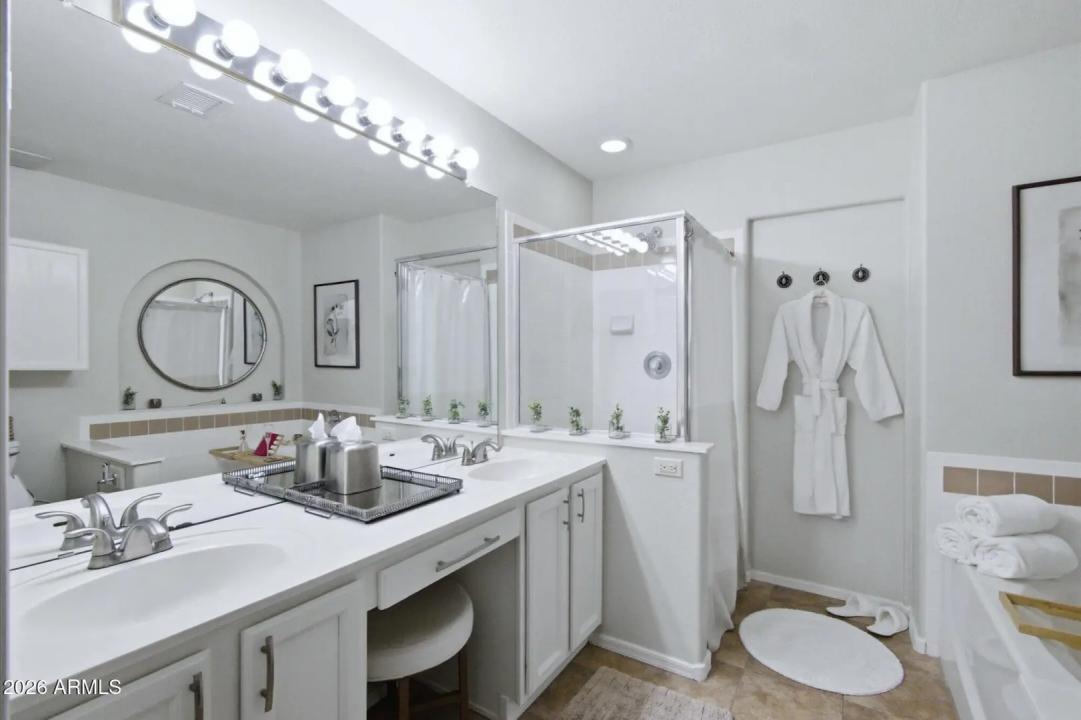 Real Estate Picture 17