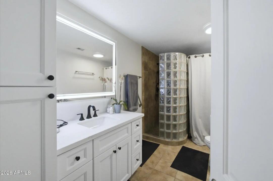 Real Estate Picture 32