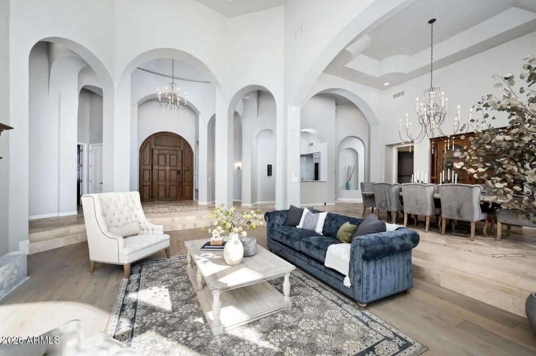 Real Estate Picture 3