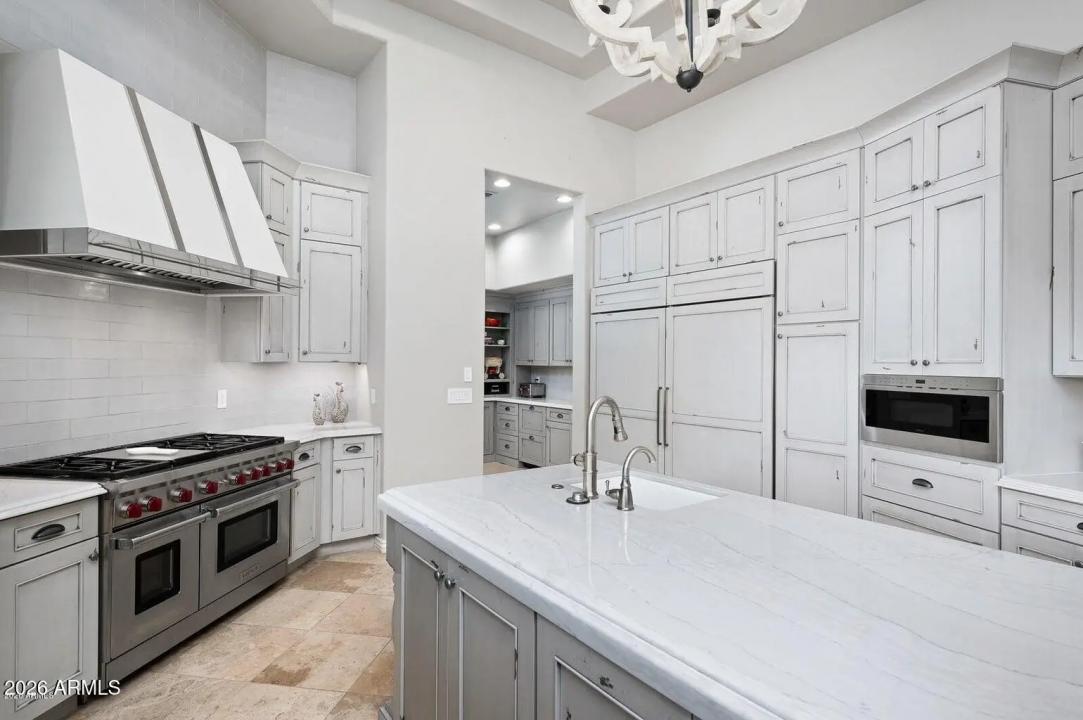 Real Estate Picture 12