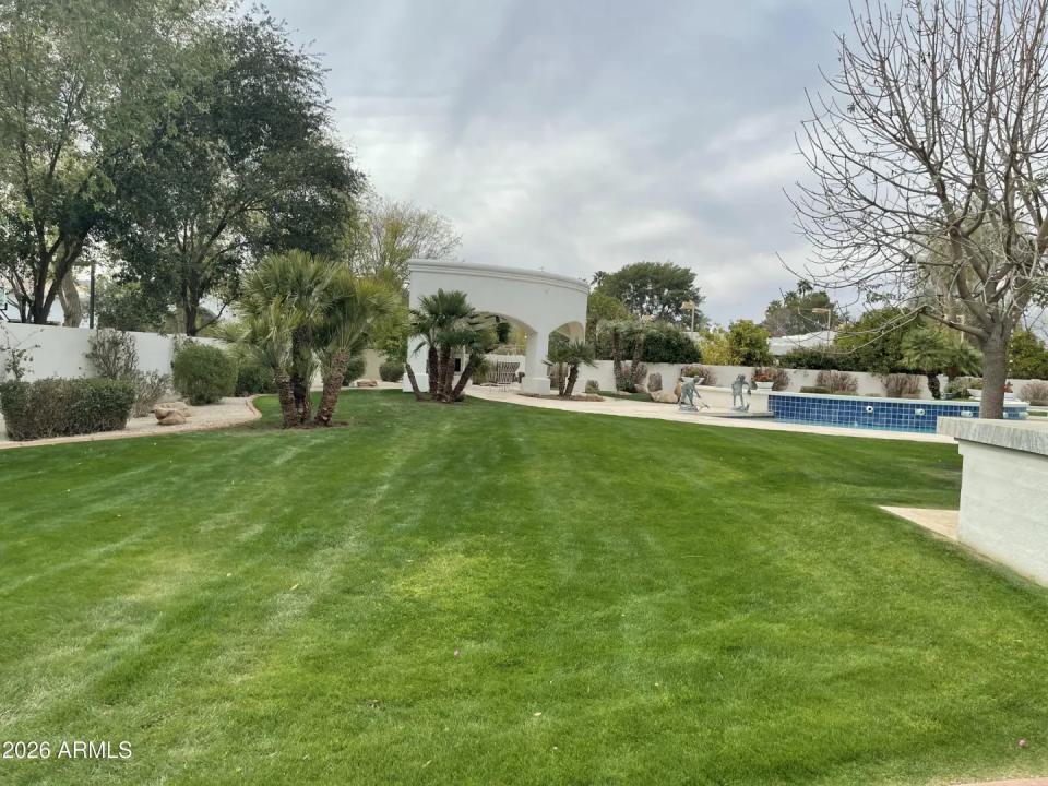 Real Estate Picture 15