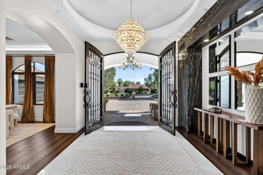 Real Estate Picture 4