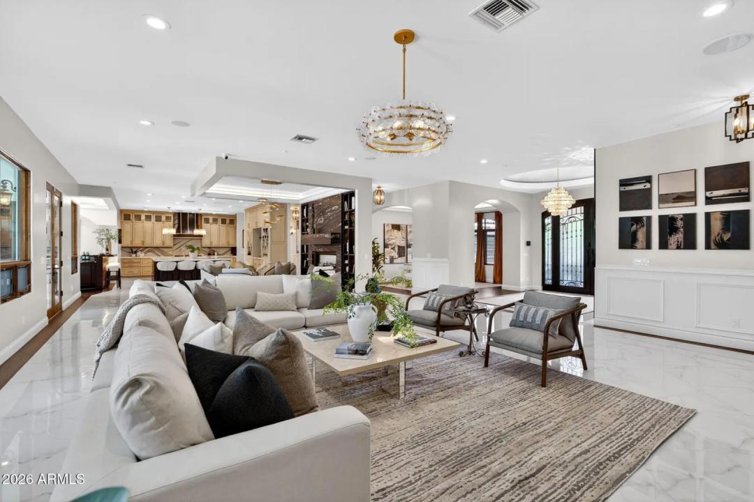 Real Estate Picture 8